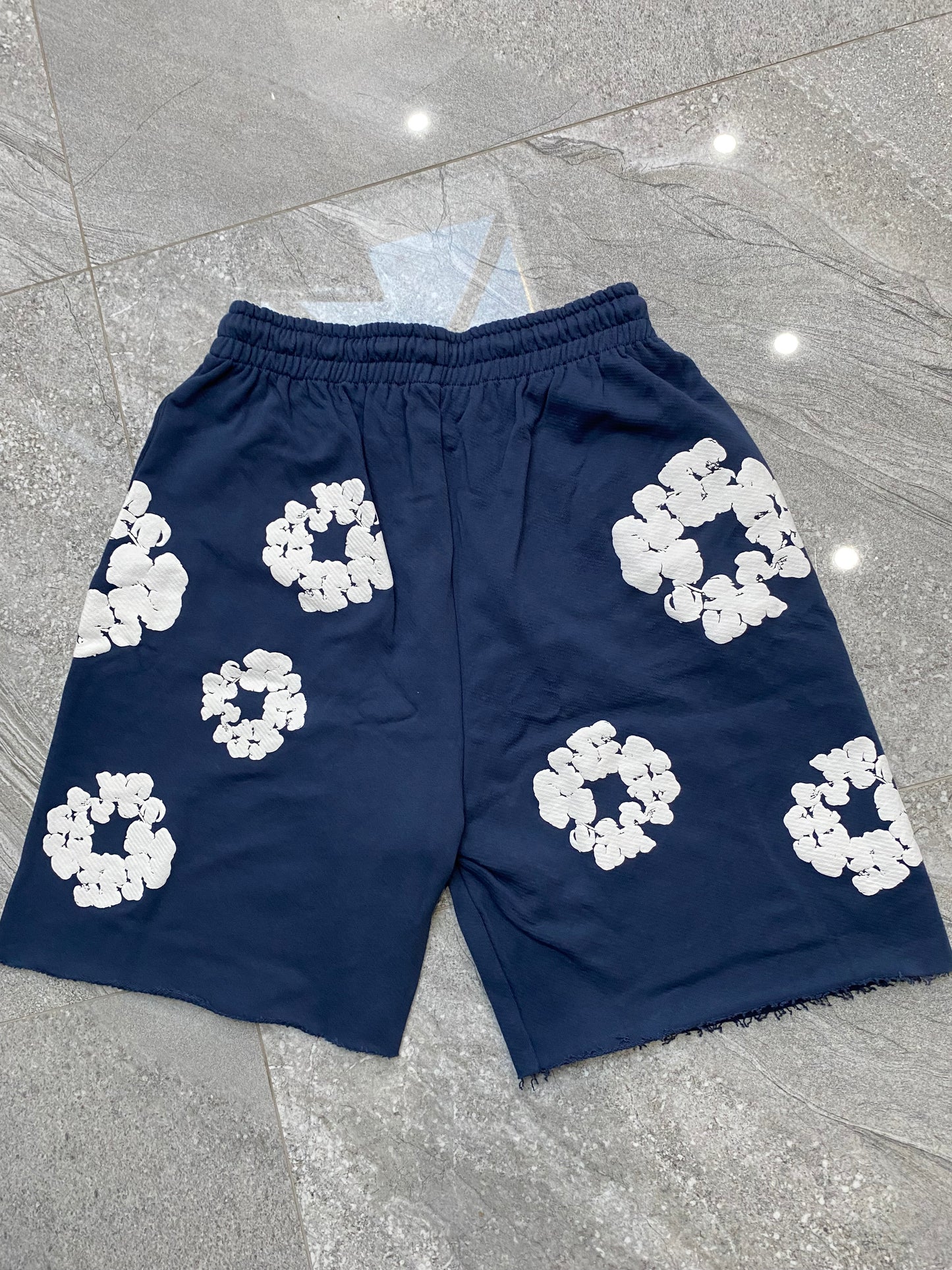 Denim Tears The Cotton Wreath Shorts Navy Blue / White