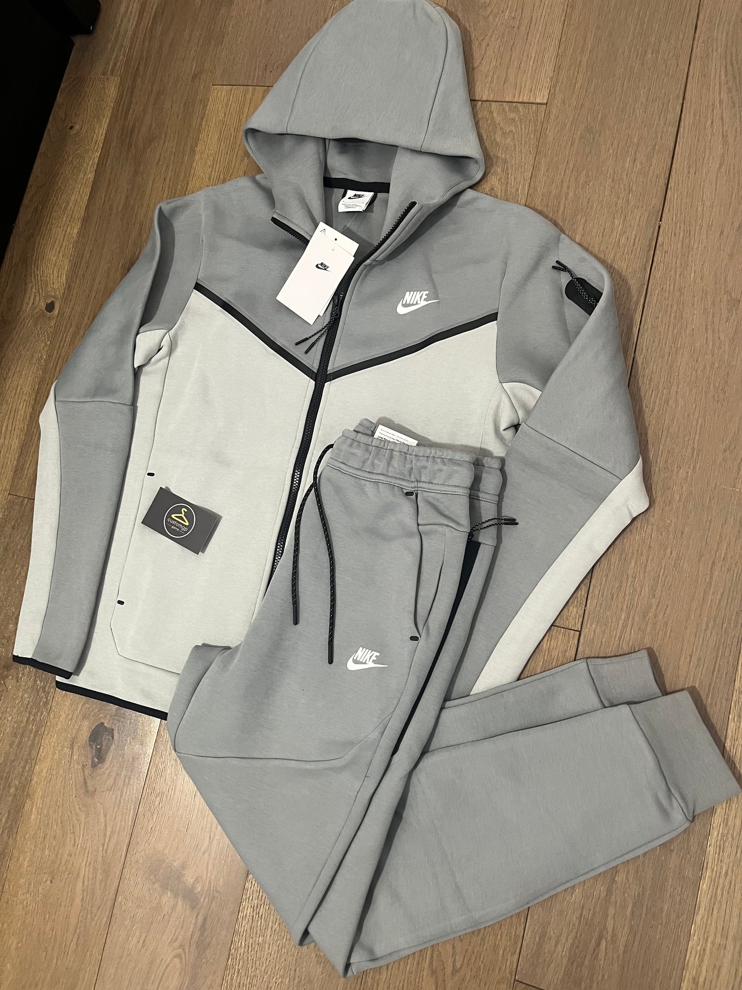 New Season Platinum Grey Tech Fleece Tracksuit – Garmzplug