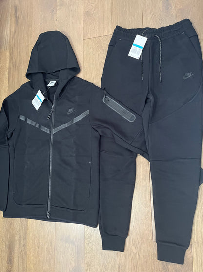 Tech Fleece New season black tracksuit