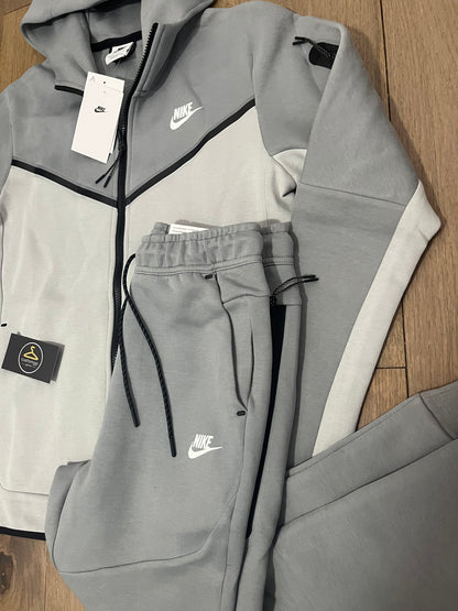 New Season Platinum Grey Tech Fleece Tracksuit – Garmzplug