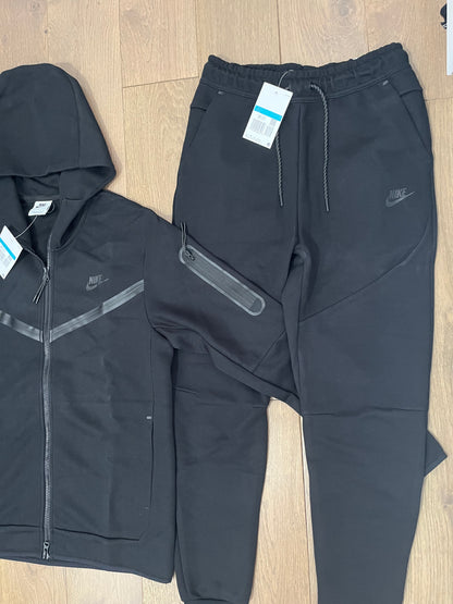 Tech Fleece New season black tracksuit